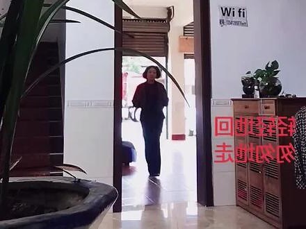 一身骨肉最清高 早入簧門姓氏標。 待到年將三十六 藍衫脱去換紅袍。